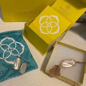 Earring and necklace Kendra Scott